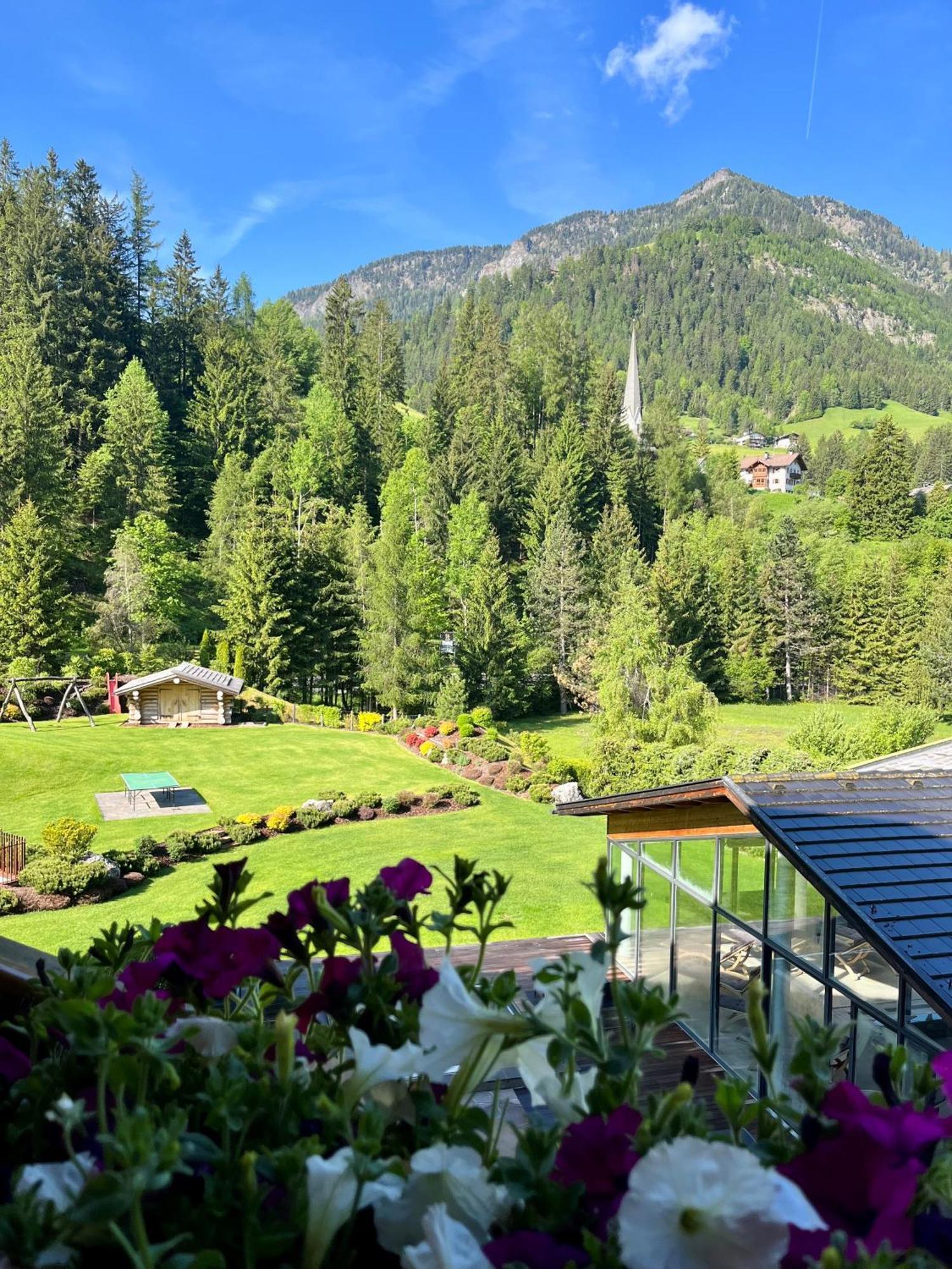 Hotel Arnaria Ortisei Exterior foto